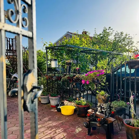 Appartement Apartment With Garden And Terrace *